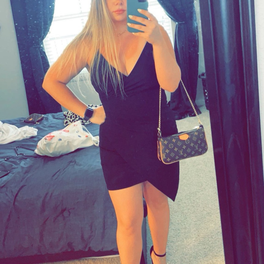 Asymmetrical Ruched Bodycon Black Dress